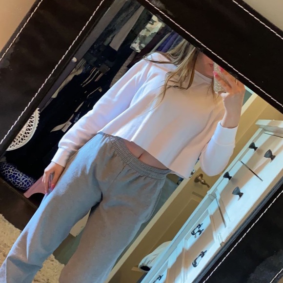 White Long Sleeved Cropped Top - Picture 3 of 4